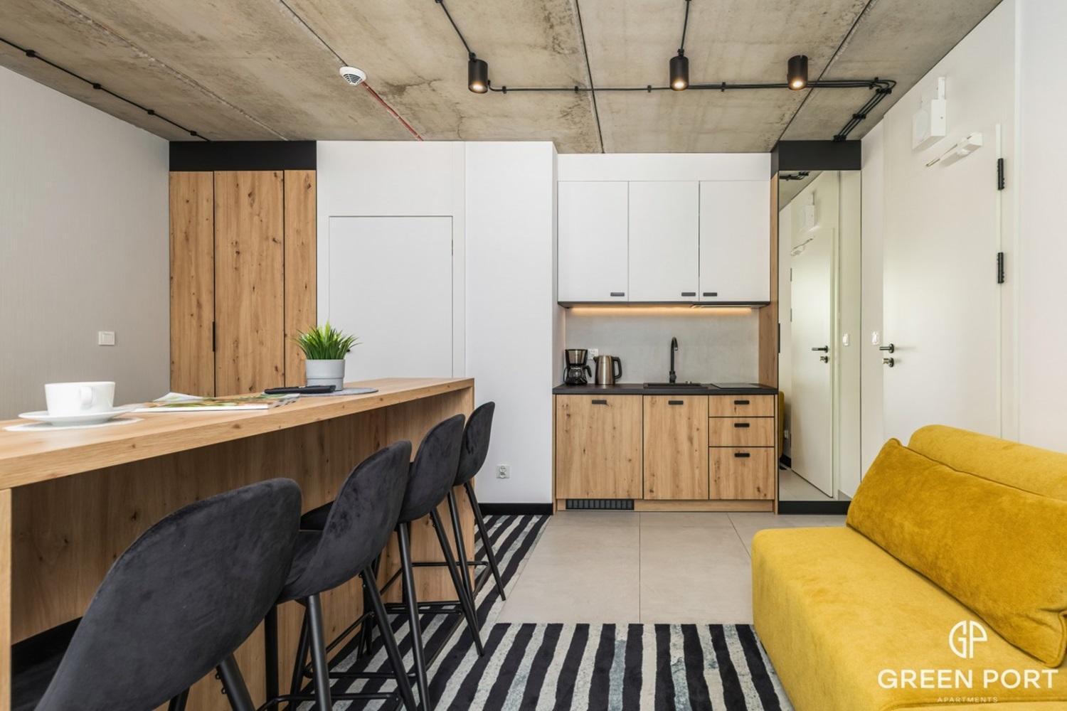 Port Basen & Jacuzzi Apartment